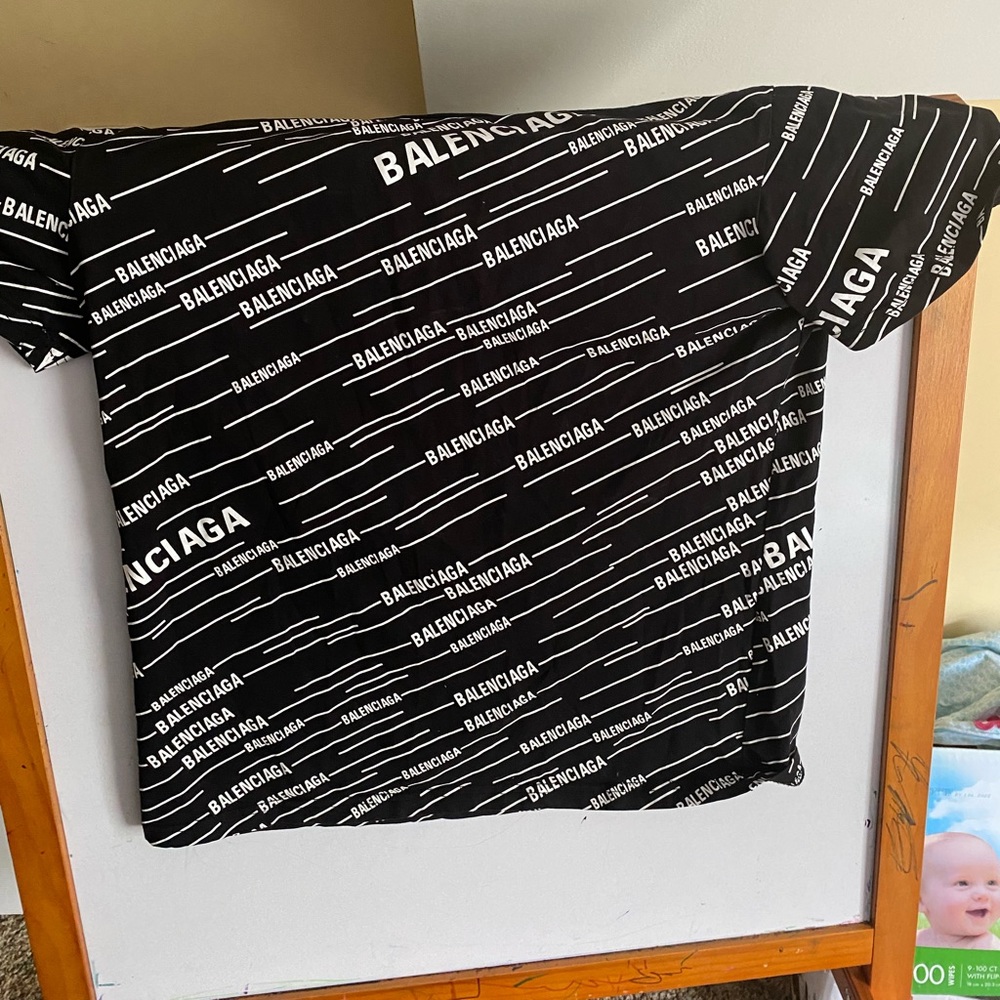 Sz M Balenciaga Black shirt